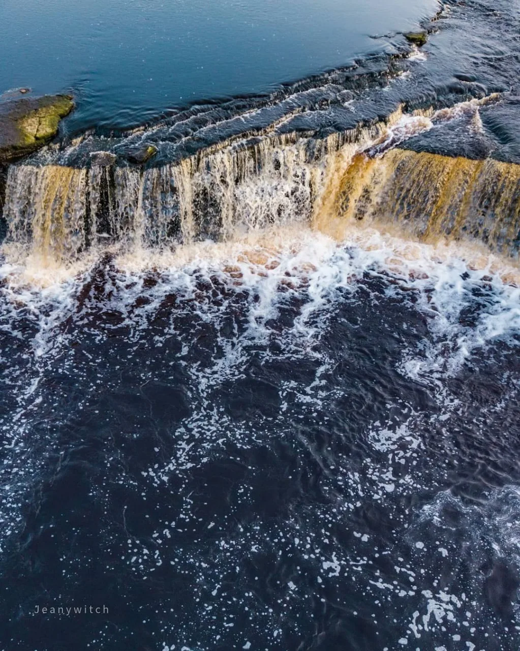 🌊 Тосненский водопад — второй по высоте в Ленобласти, возраст около 11 тысяч лет