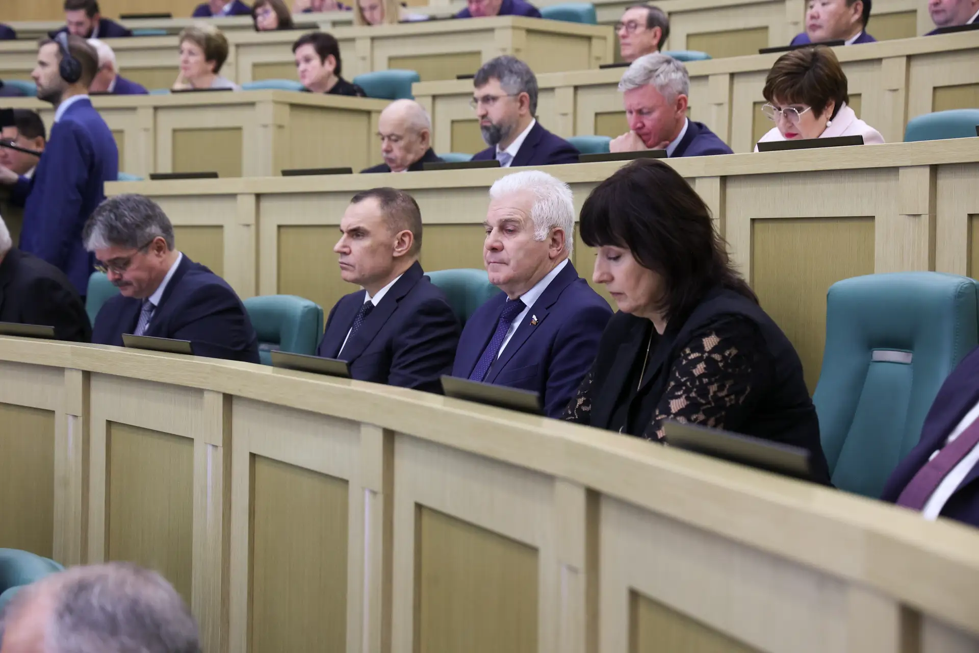 Глава Марий Эл Юрий Зайцев принял участие в парламентских слушаниях в Москве