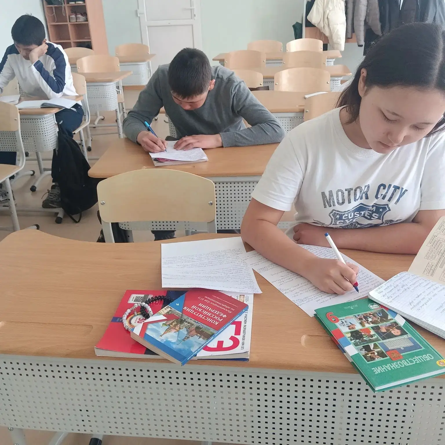 Сегодня 30 марта в школе проведены консультации "Весенней школы".📢 Всего проведено 15 консультаций. 