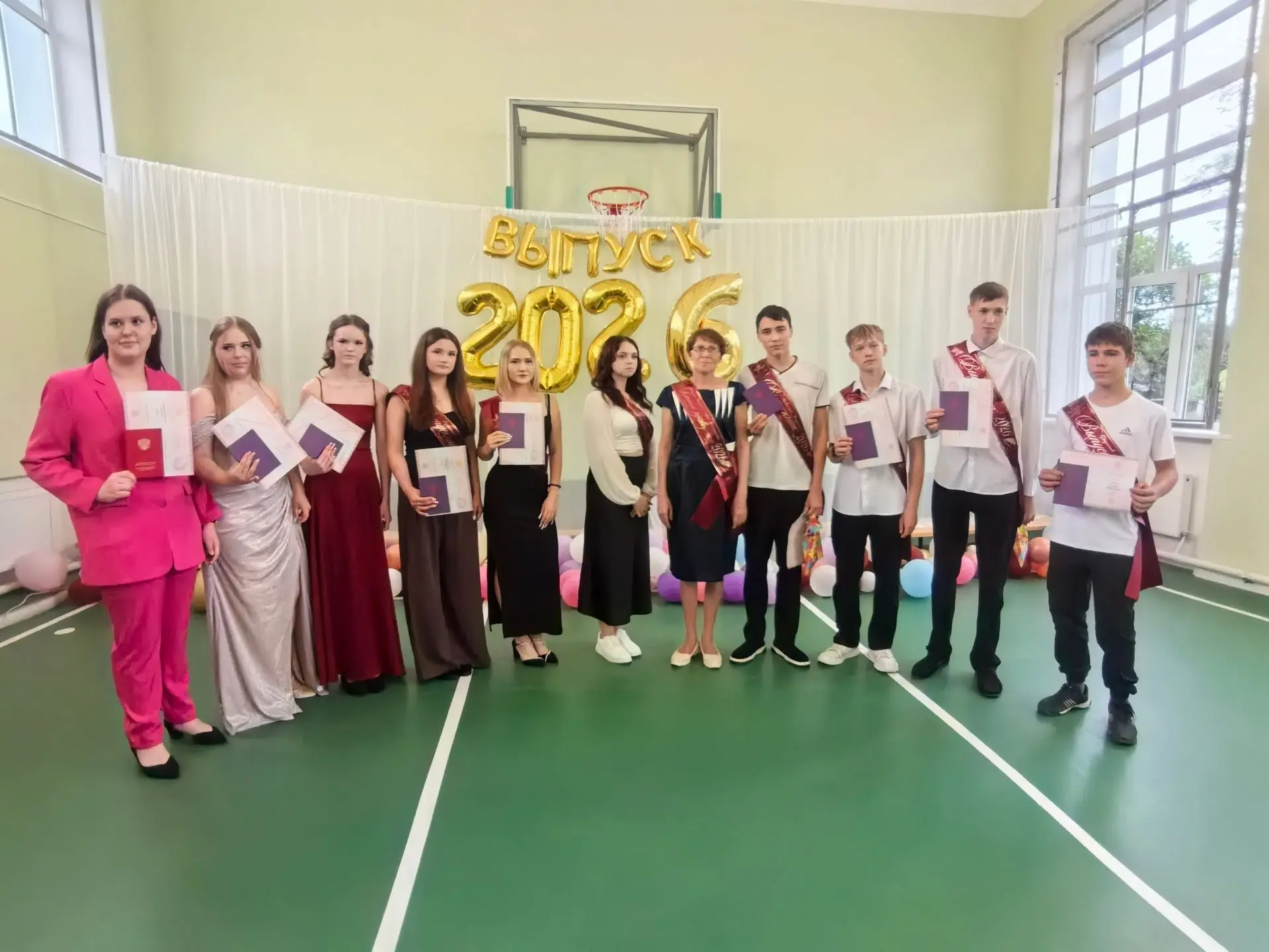✨ Выпускники 9-х классов, ура!✨

Миссия «Средняя школа» выполнена на отлично! Вы большие молодцы. Вп