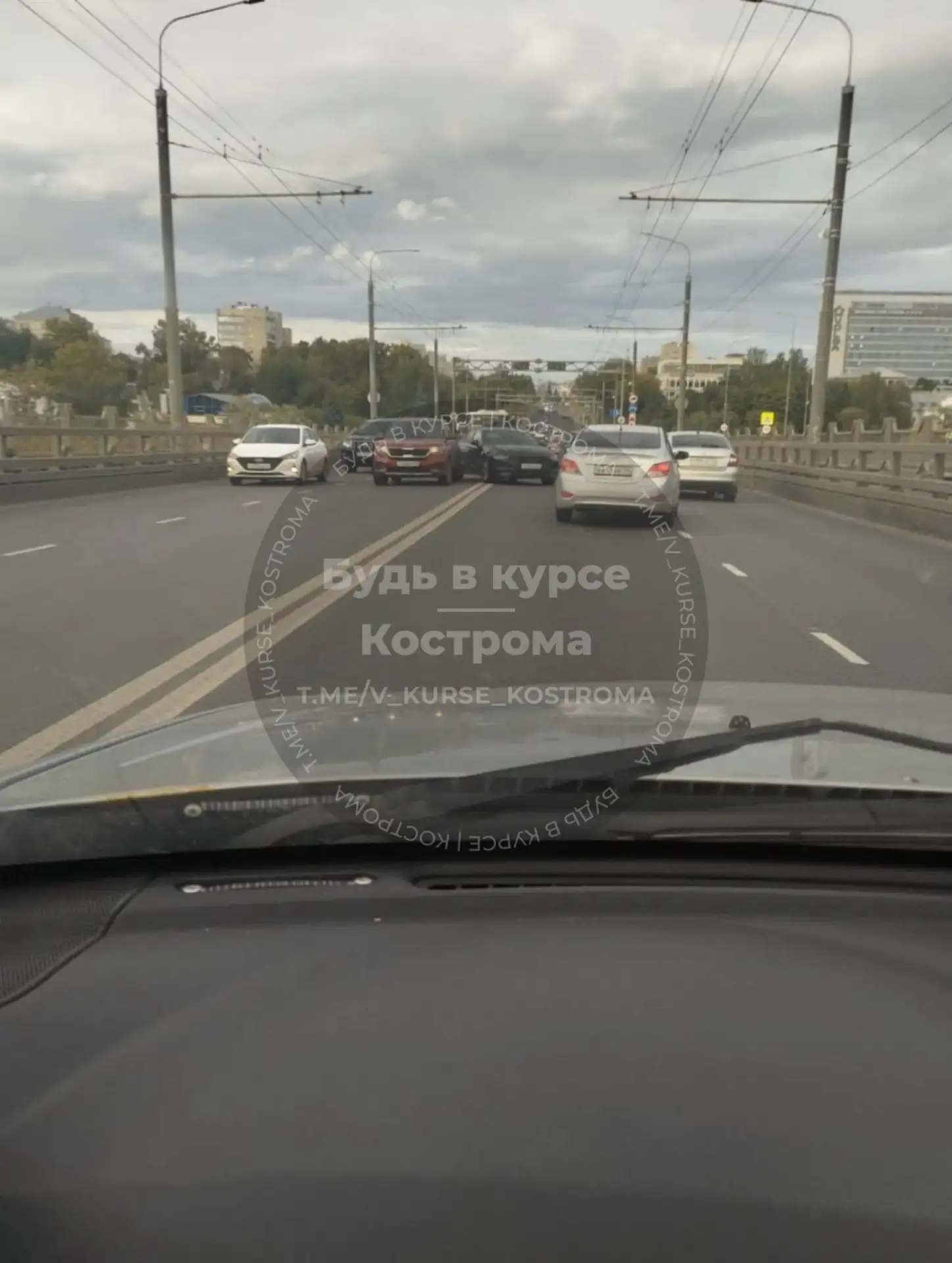 На мосту ДТП — в самый час пик
