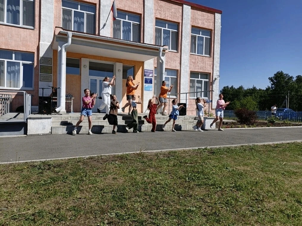 1 июня в Любино-Малоросском сельском поселении отметили День защиты детей!