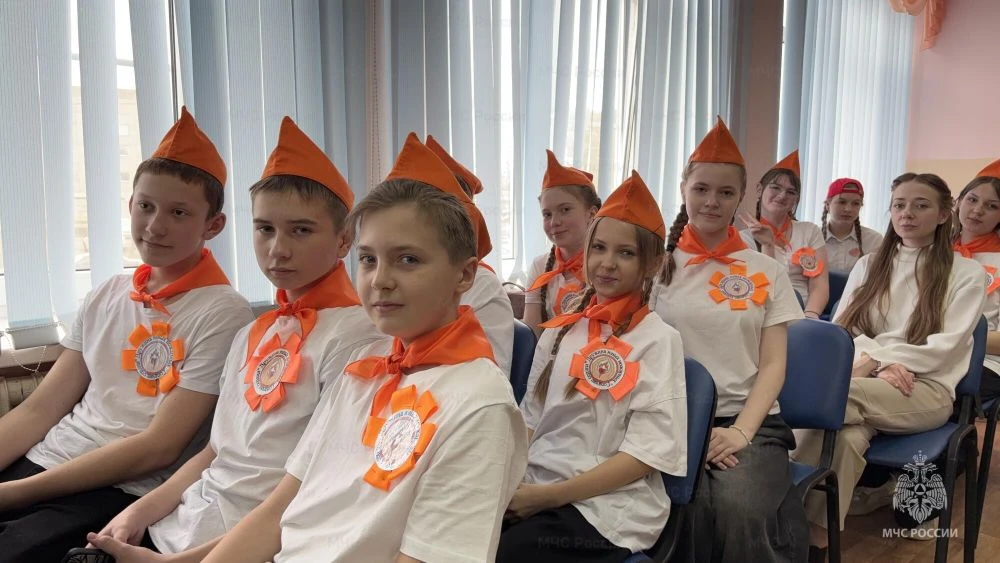 🎉 Дружины юных пожарных Орловщины соревнуются за звание лучших   В городе Орле состоялись первые зон