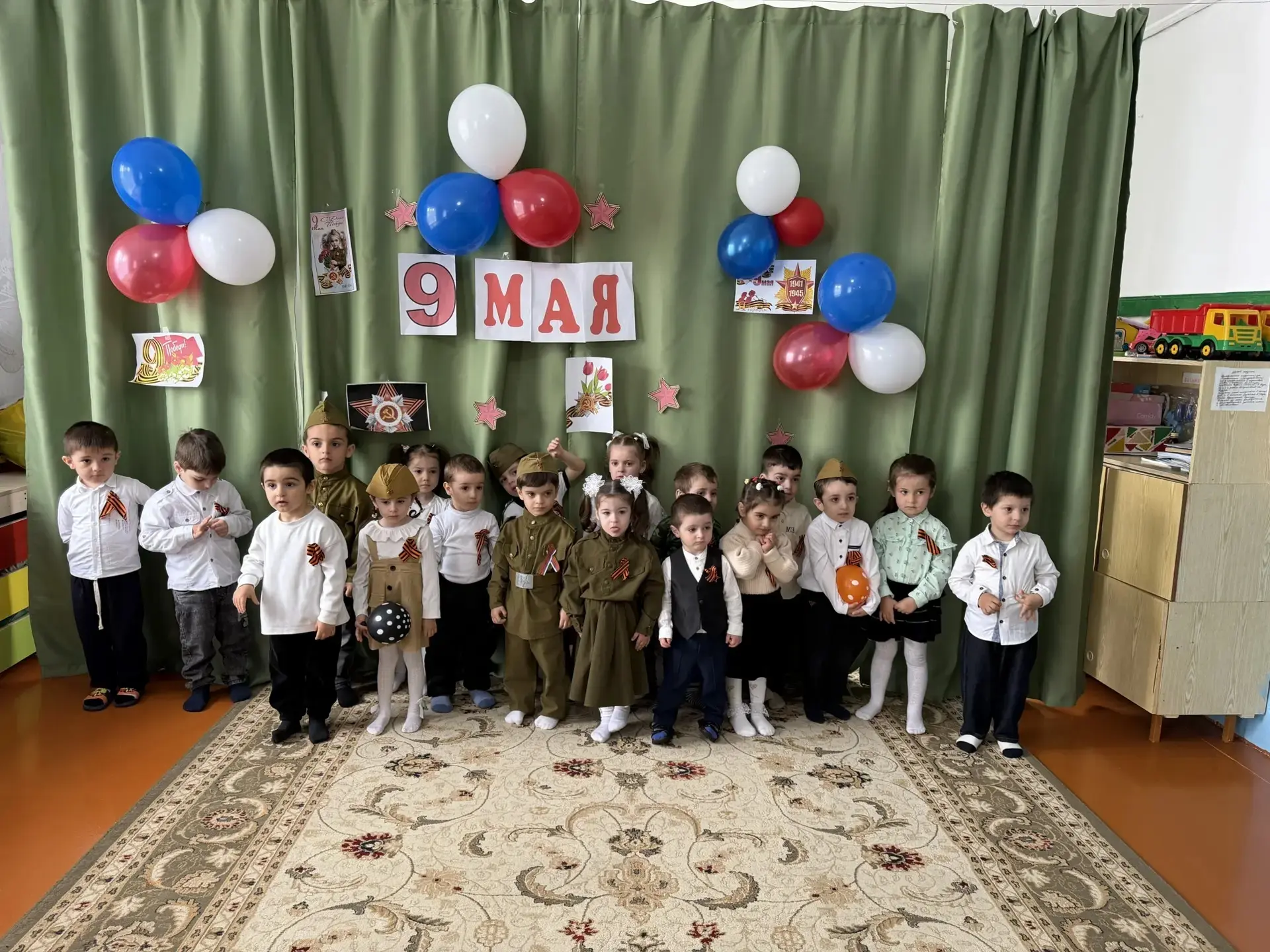 Всё дальше уходит в прошлое победный май 1945 года, но память о подвиге народа навсегда останется в 