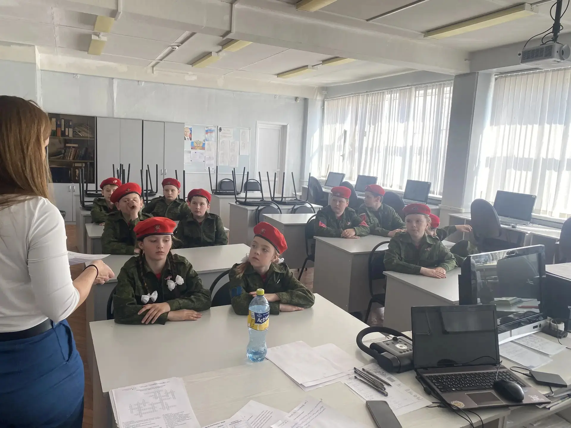 Сегодня наши самые юные члены отряда «Патриот» п. Ярославка открыли проведение Всероссийской военно-