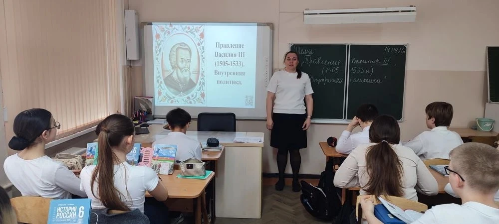 В рамках предметной недели истории и обществознания прошли открытые уроки. В 6"З" классе, педагог Са