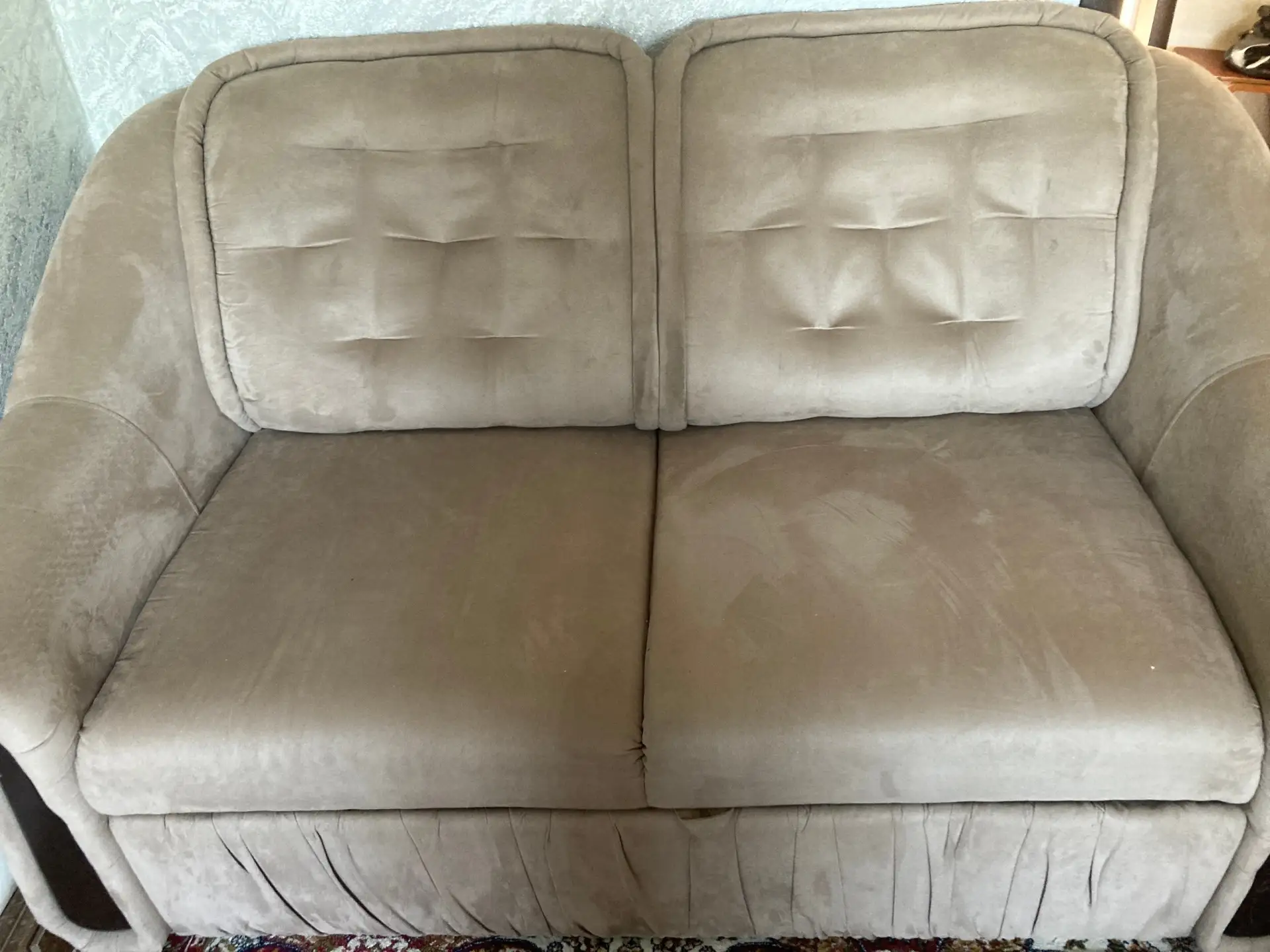 Продам диван 89028611517