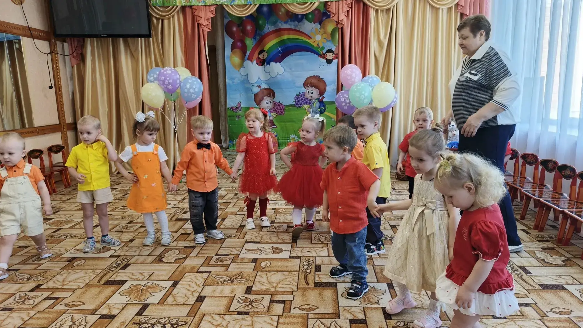 Выпускной в яслях👶🎉💐 
 
В ясельных группах № 10, 9 прошёл весёлый праздник - это выпускной из ясе