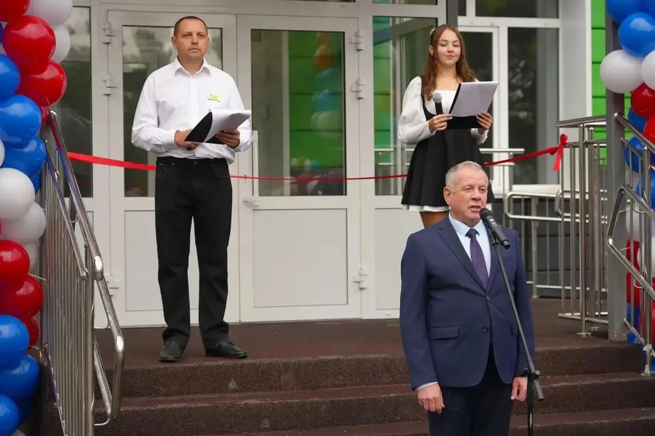 В Бийске после капитального ремонта открылась обновленная школа