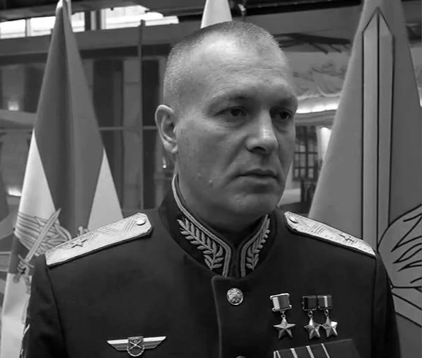 В зоне проведения специальной военной операции (СВО) умер Герой России гвардии генерал-...
