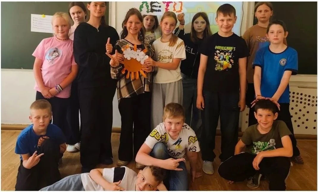 Хорошо отдыхать в дневном лагере при школе!

Около 500 юных североуральцев отдыхают в лагерях дневно