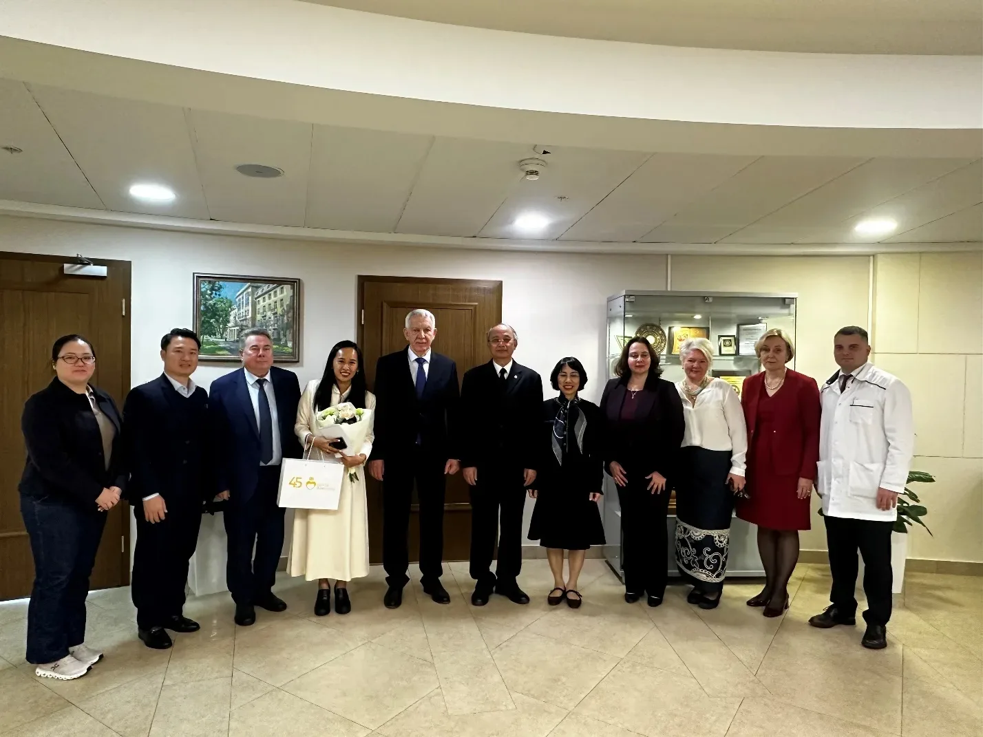 🇷🇺 🤝 🇻🇳 Центр Алмазова посетила делегация вьетнамской больницы «Хонг Нгок – Фук Чыонг Минь» 

�