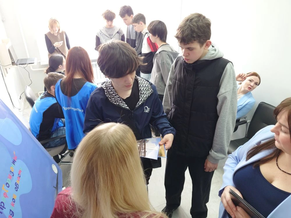 Сегодня ученики 9 классов провели последний день в пришкольном лагере. Для ребят были организованы н