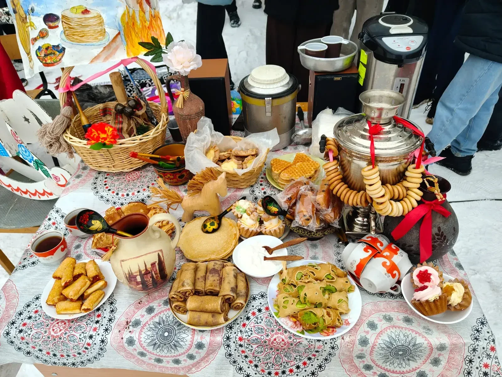 Масленицу встречаем - зиму провожаем!   20 февраля в Школе № 41 прошли масленичные гуляния "Маслениц