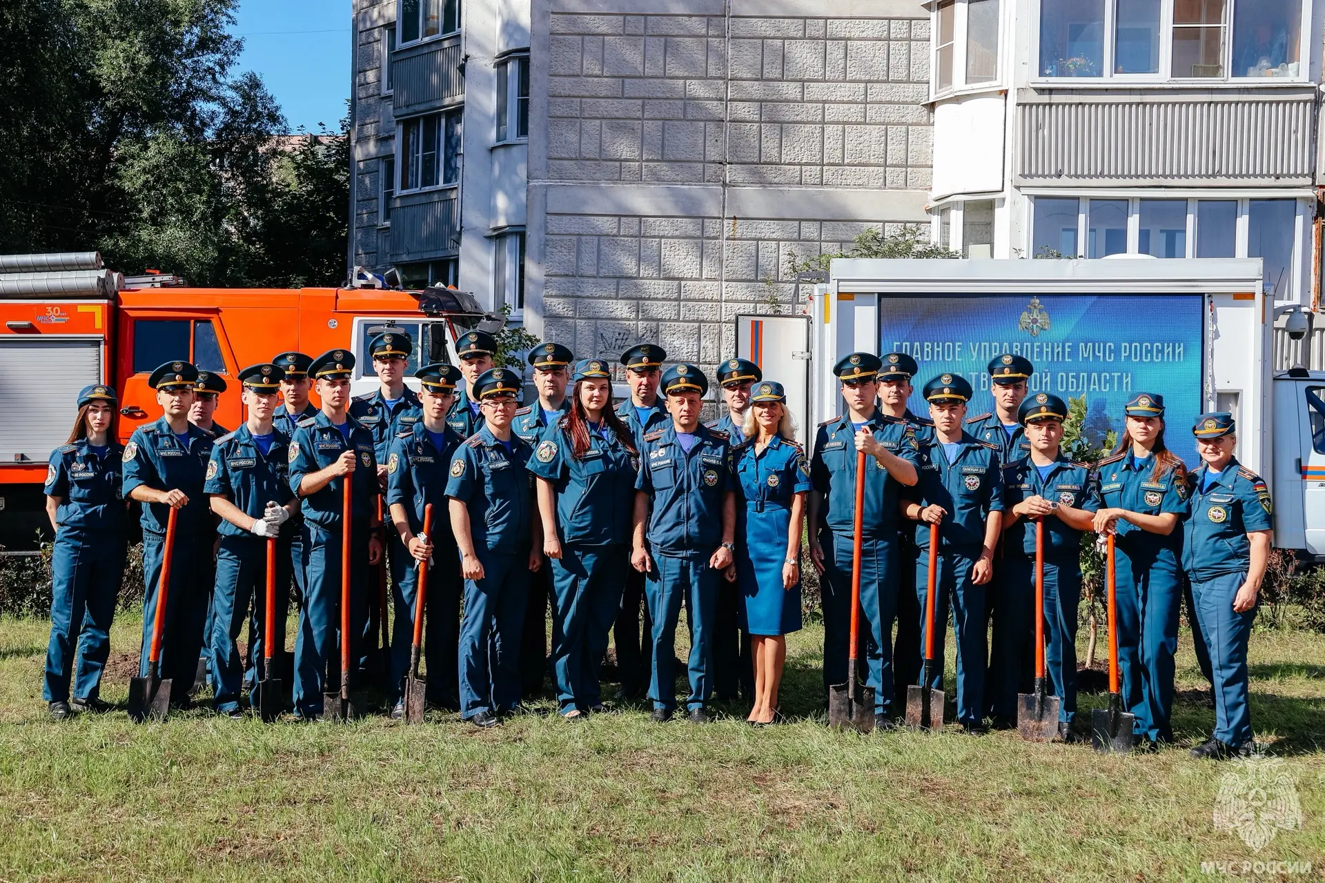 🌳 Аллея выпускников ВУЗов МЧС России