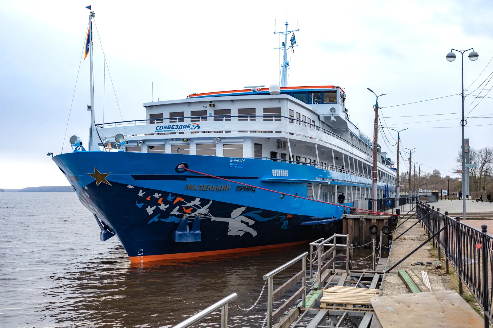 ⛴ Начался сезон круизной навигации 2026 года. Сегодня мы встречаем теплоход «Михаил Тан...