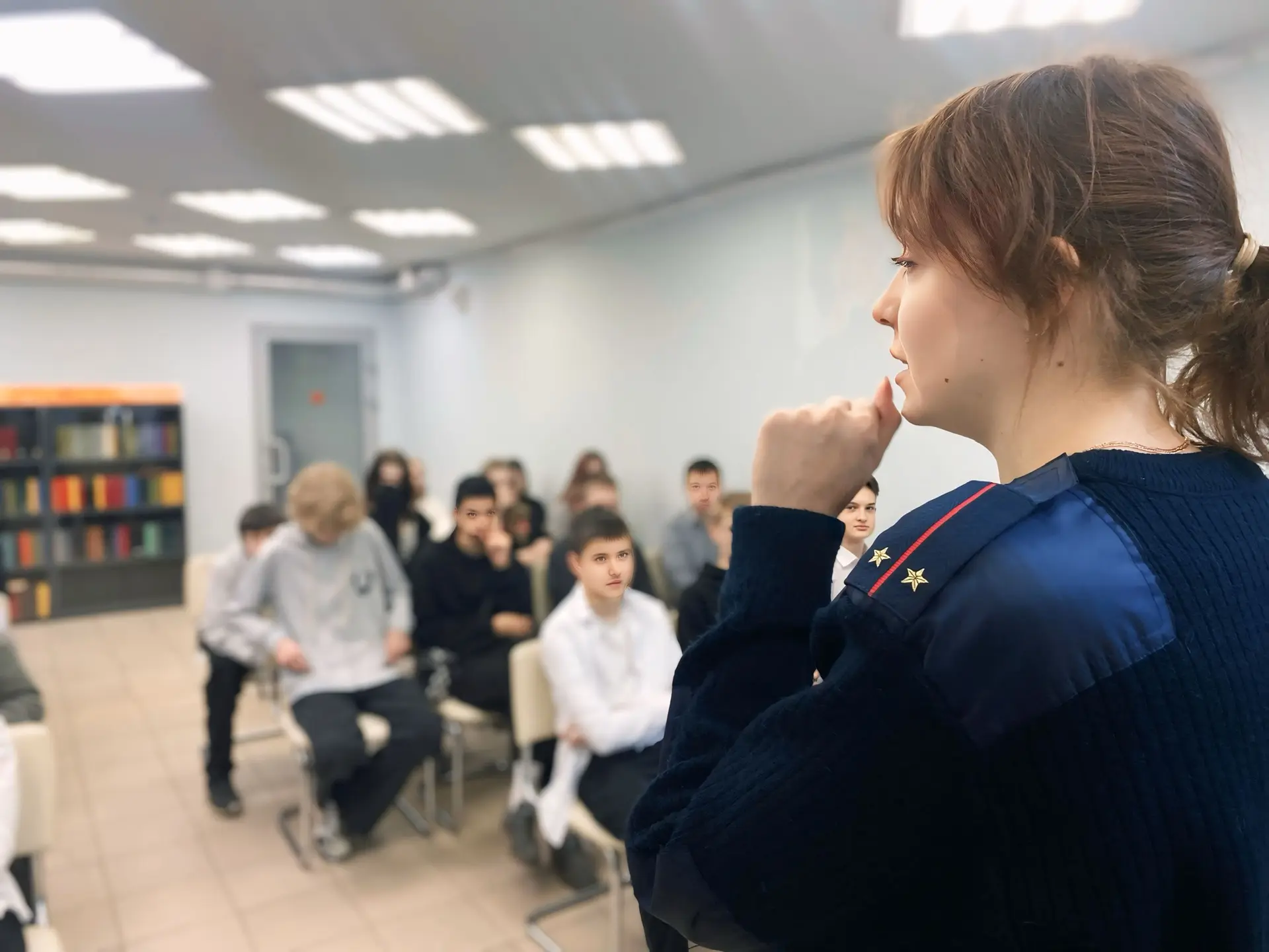 Сегодня ученики 8 «Б» класса посетили Городскую юношескую библиотеку, где для них была организована 