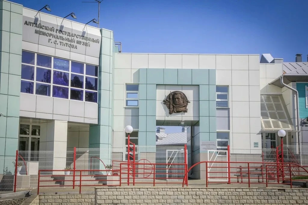 🚀 Алтайский край - родина второго космонавта планеты Германа Титова.  🌏 Именно Герман Степанович пер
