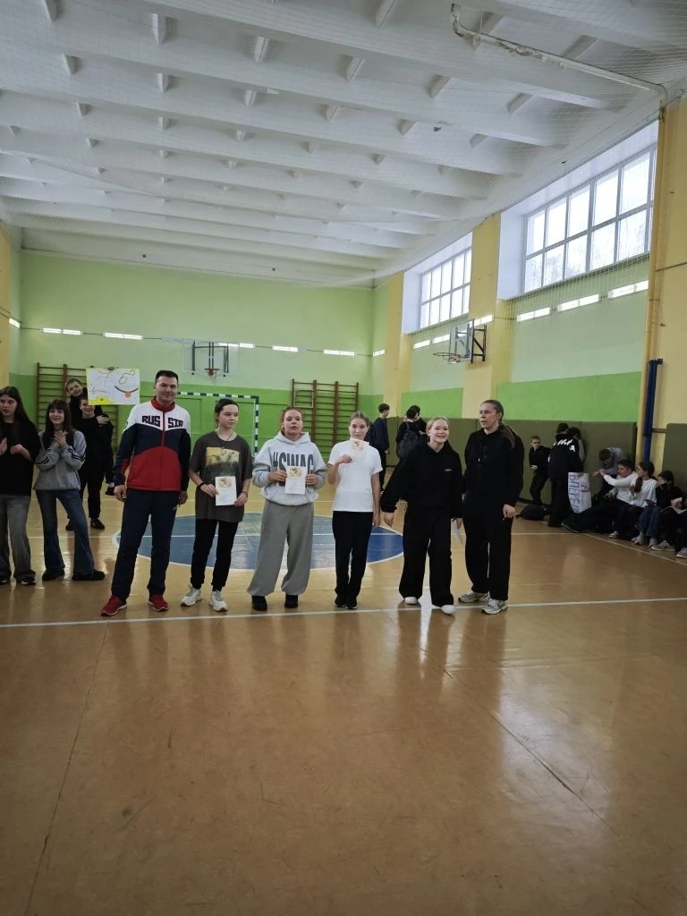 🚀 Масштабируем весну! В школе — жара! 🔥  Сегодня спортзал гудел не просто так! 🏫 Мы устроили для наш