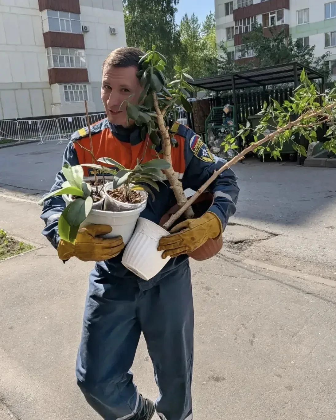 Благодарим наших пожарных‑спасателей за неравнодушие и профессионализм! 🧑🏼‍🚒♥️

В сложной ситуаци