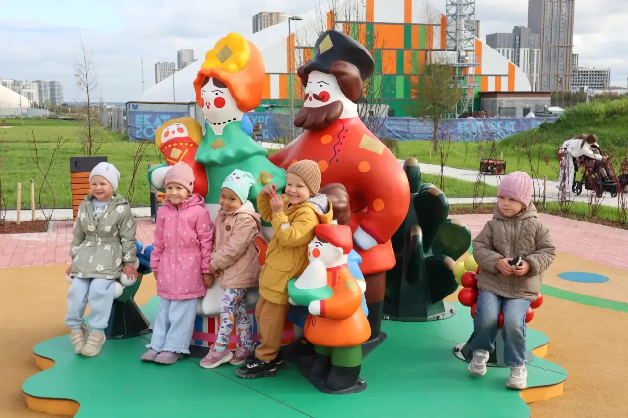 В Преображенском парке открылась первая в стране детская площадка «Дымковская игрушка» 🎉