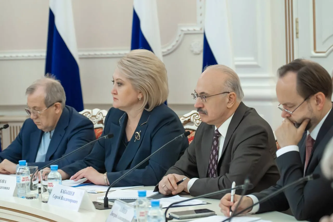 Дмитрий Чернышенко и Валерий Фальков подвели итоги работы Минобрнауки за 2025 год   Заседание итогов