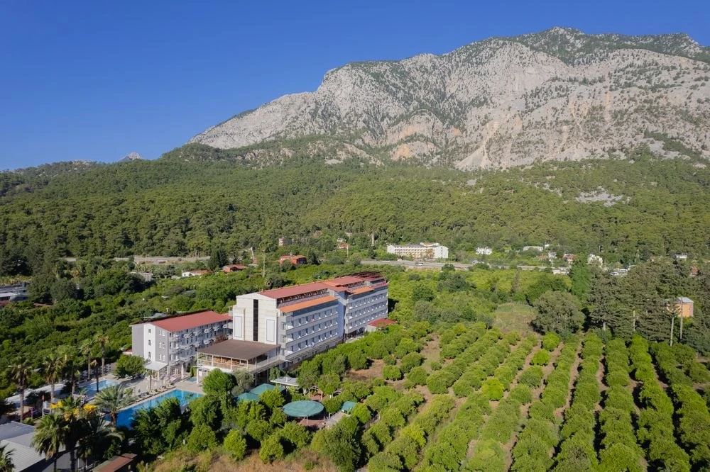 Уникальное предложение!

Grand Hotel Derin 

После реновации в 2024 году этот отель в Гёйнюке заметн