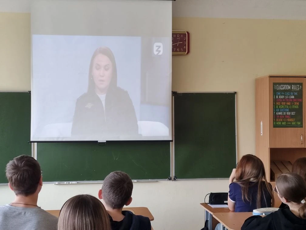С обучающимися 7- 9 классов школы были проведены беседы по профилактике употребления наркотических в