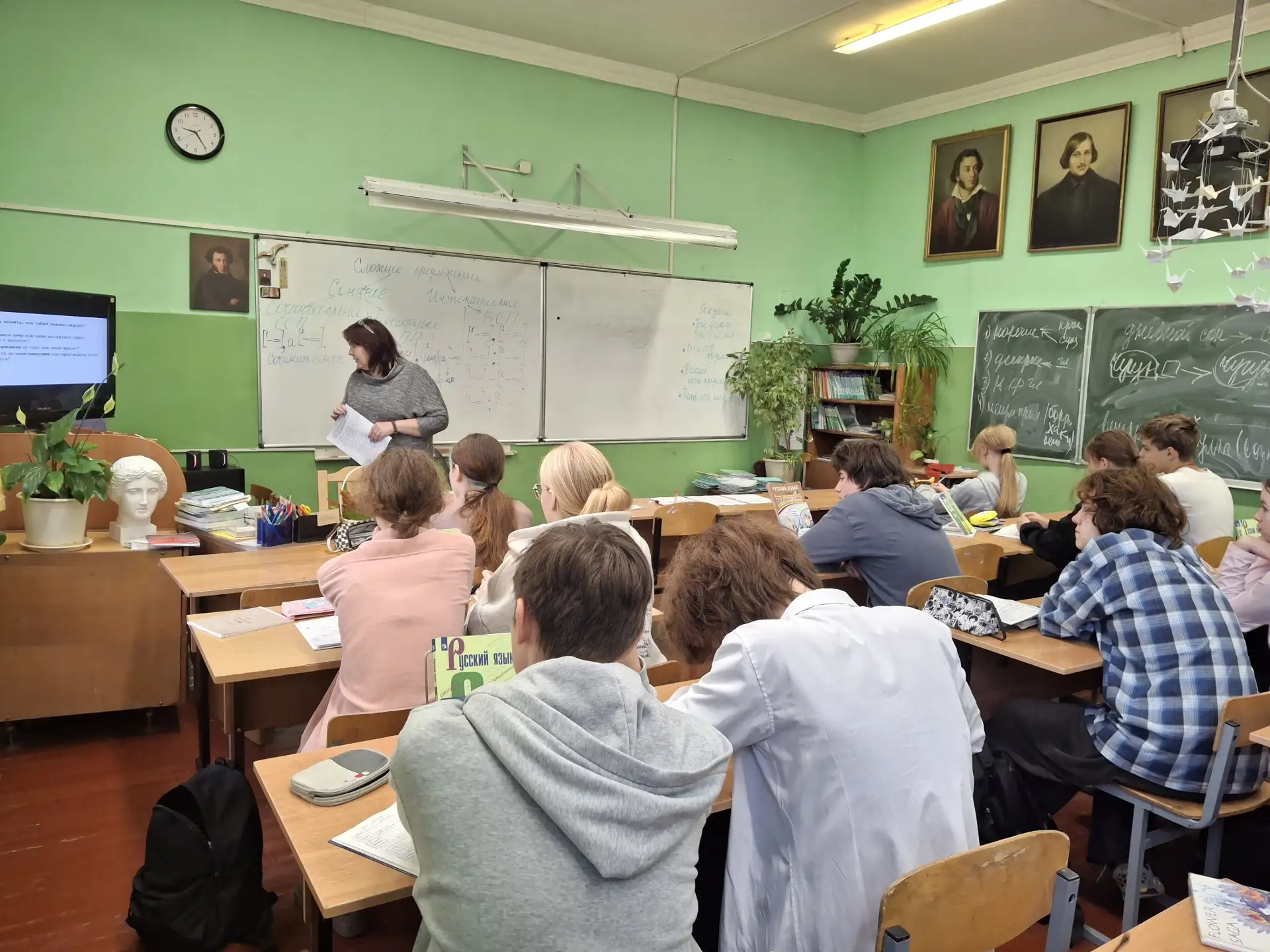 Идет Декада противодействия вовлечению подростков в противоправные действия. В 5, 7, 8,...