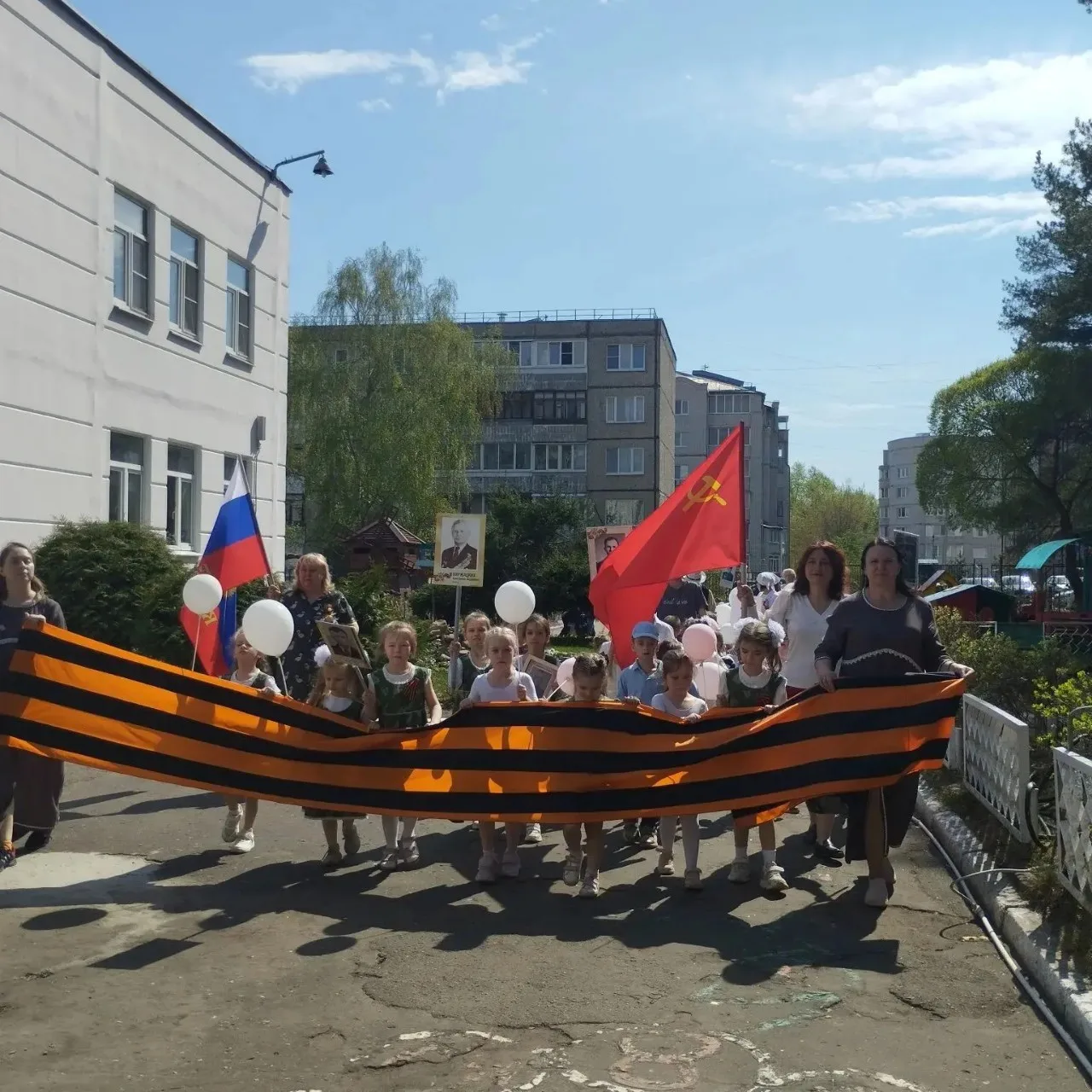 Бессмертный полк в детском саду №7 нашего ОЦ: связь поколений через маленькие сердца  На неделе пере