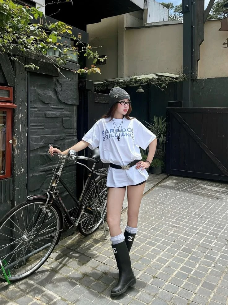 ✨ Цитата 💭

Делись прохладой и сладкими моментами с теми, кто рядом.
— 시원함과 달콤한 순간을 가까운 사람들과 함께 나누어