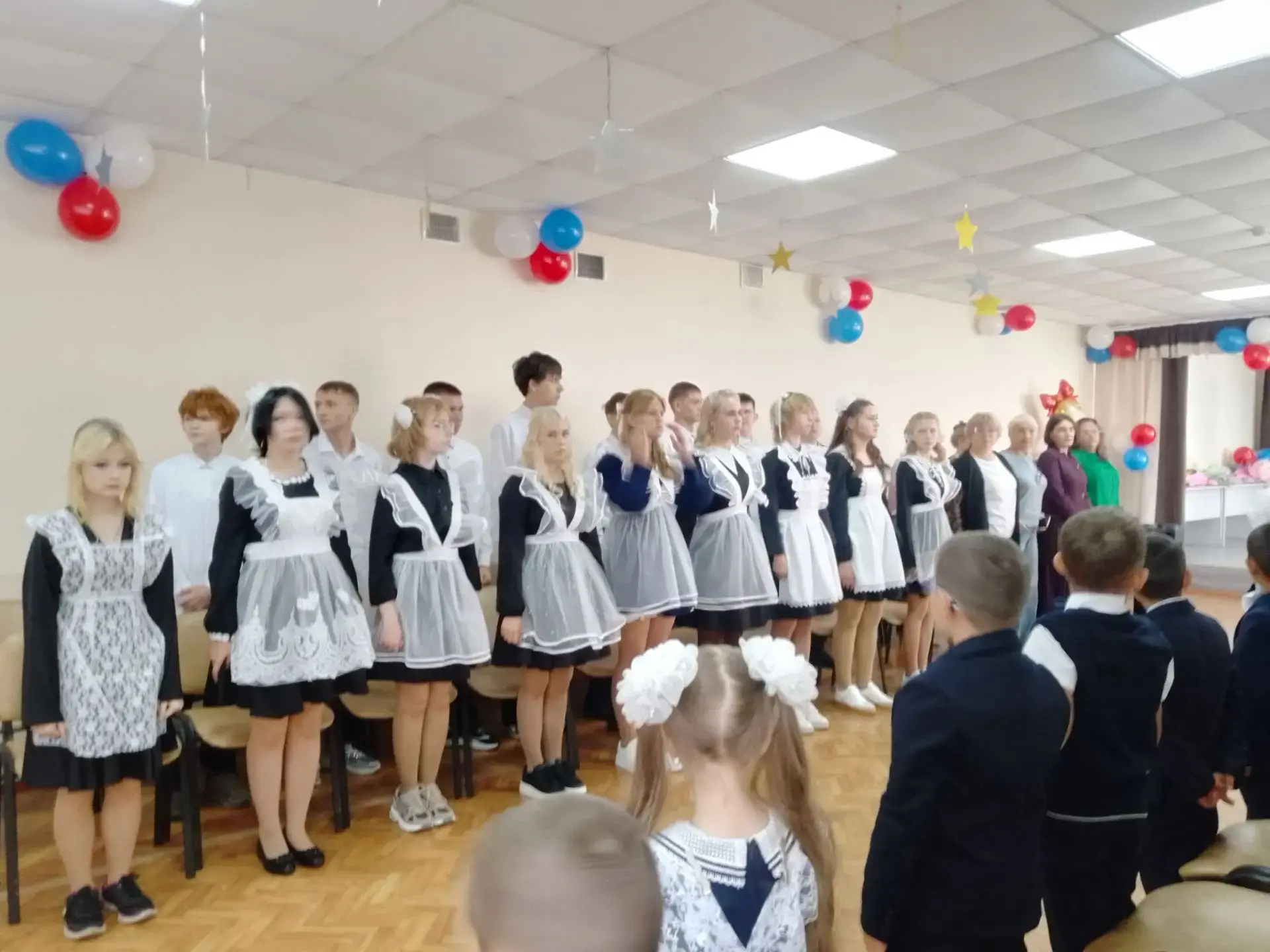 В День знаний мы желаем всем удачи,