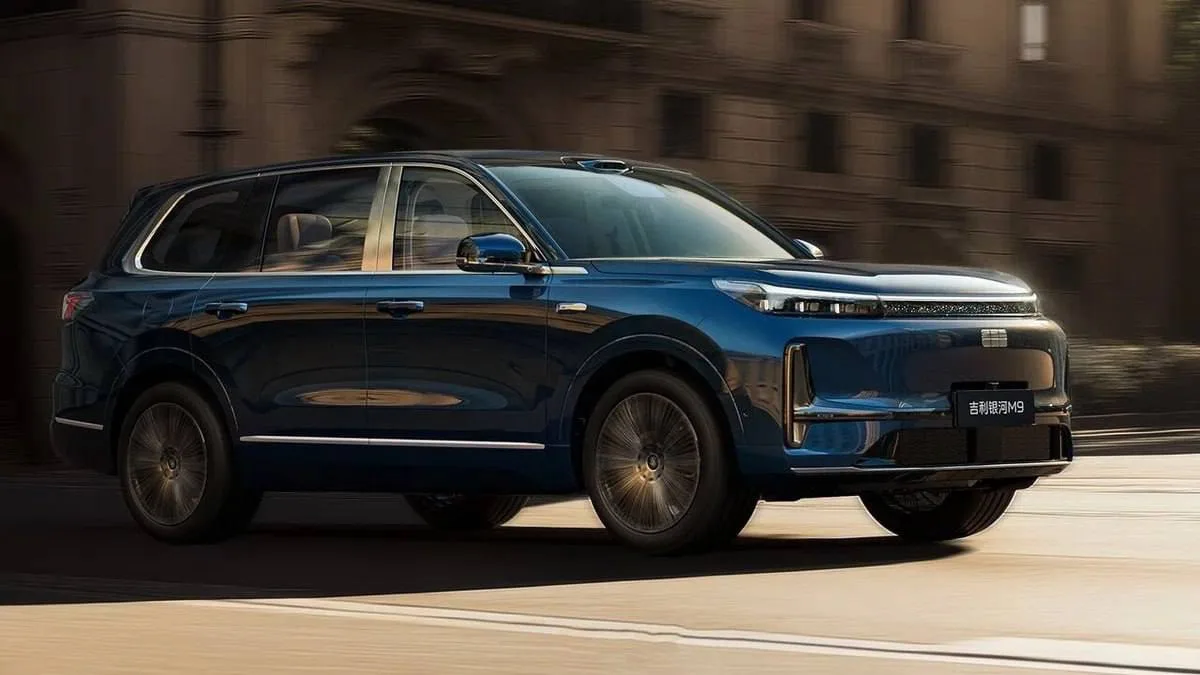 🆕 В Россию приедет флагманский гибрид Geely Galaxy M9.  Модель с шестиместным салоном (2+2+2) будет 