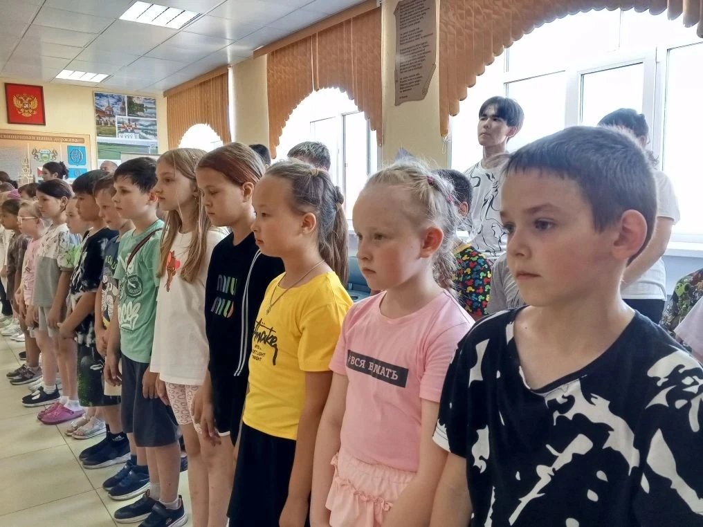 22 июня, в День памяти и скорби, юные участники программы «Орлята России» присоединились к Всероссий
