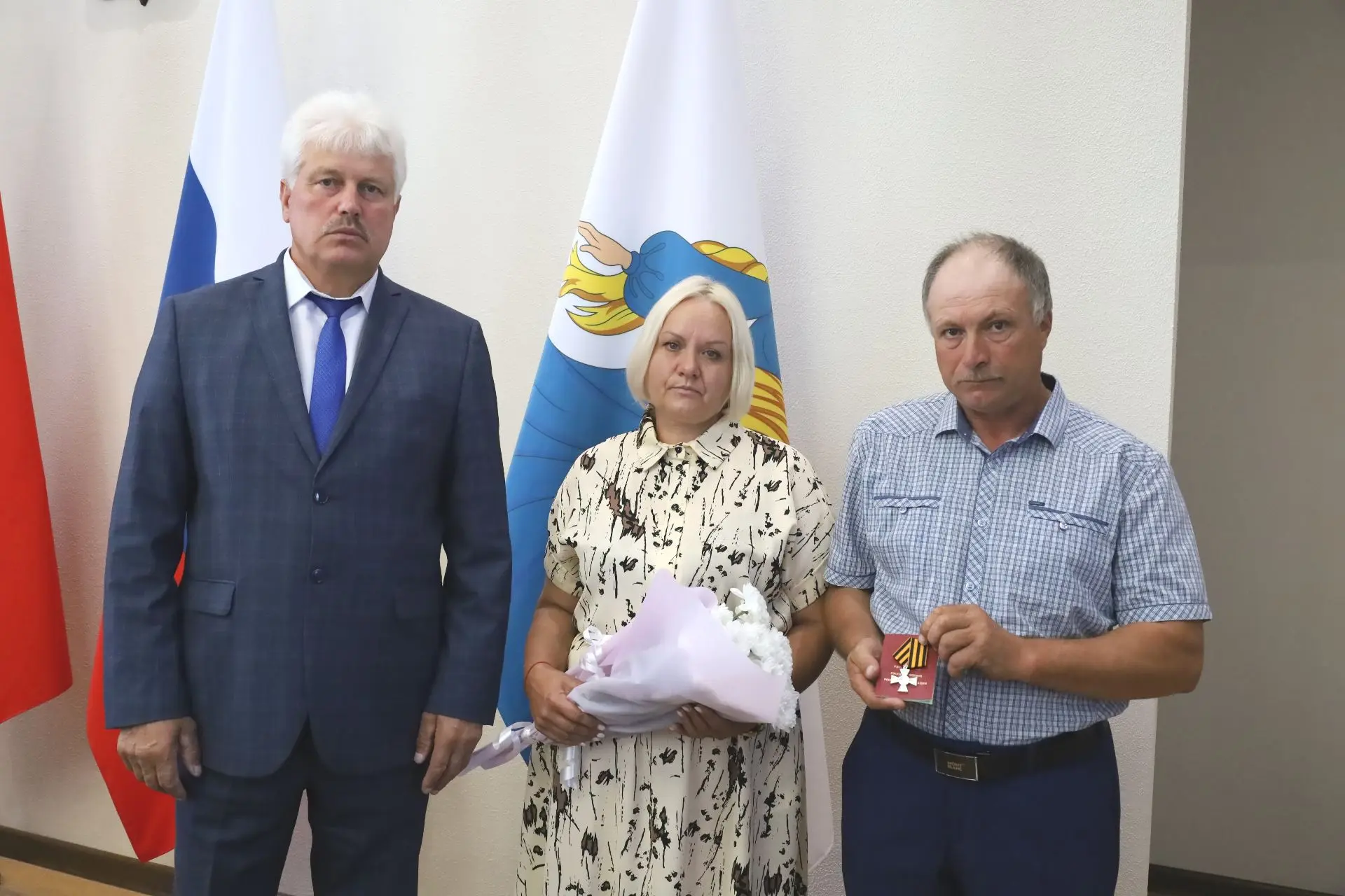 В начале  оперативного совещания   с заместителями, начальниками отделов, руководителям...