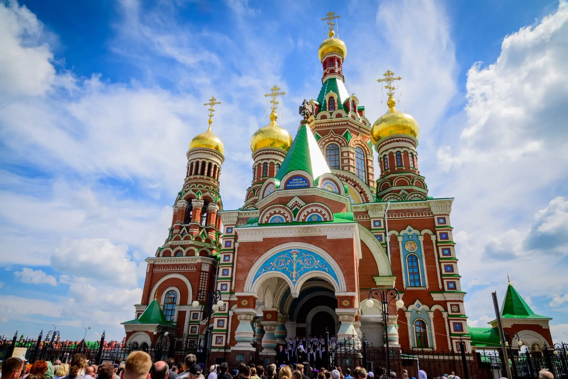 Десять лет назад Святейший Патриарх Московский и всея Руси Кирилл освятил Кафедральный ...