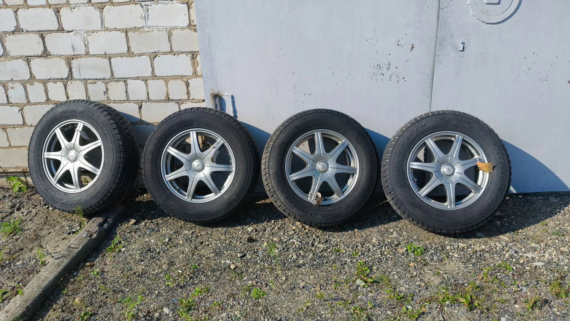 Продам колеса зимние на литье-4 шт размер 215/70R16