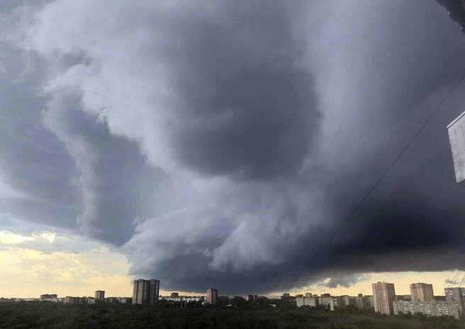🌪 Ростовский ураган назвали «мини-Катриной»

Мощный шторм, обрушившийся на Ростовскую область 25 ию