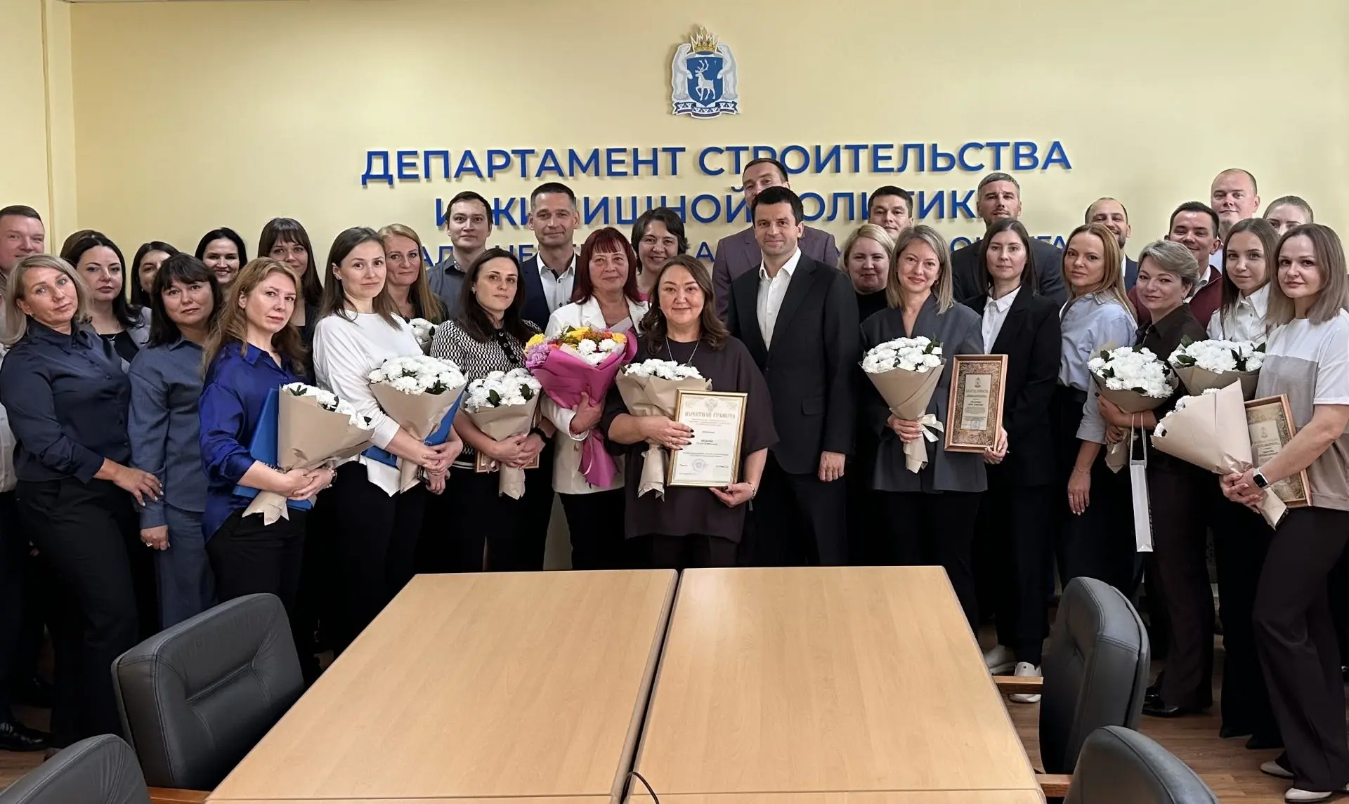 🏅 Сотрудники Депстроя Ямала удостоены федеральных и региональных наград