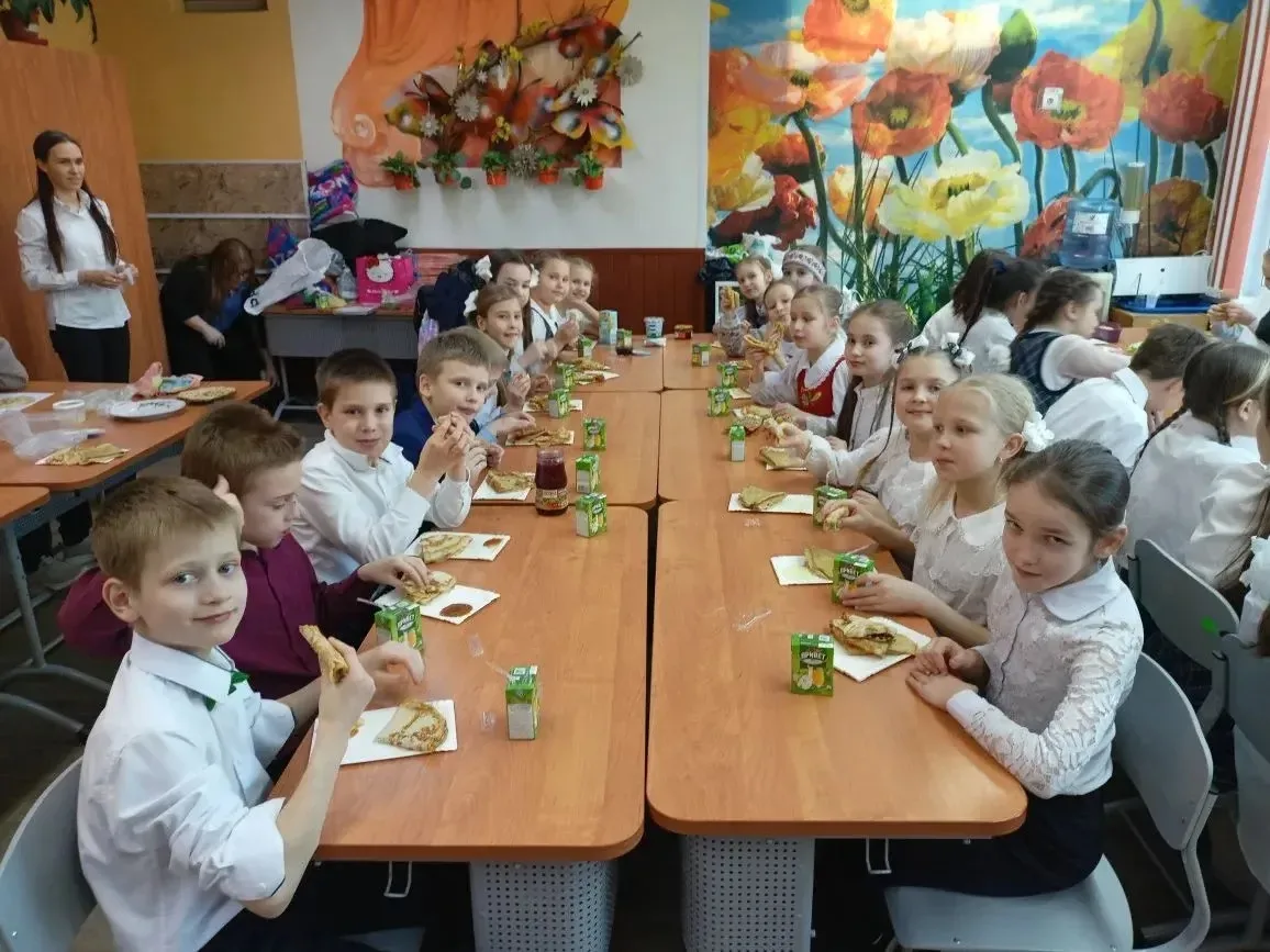 🥞 МАСЛЕНИЦА 🥞   С чего начинается весна? Конечно, с проводов зимы. Вот и в нашей школе Масленица при