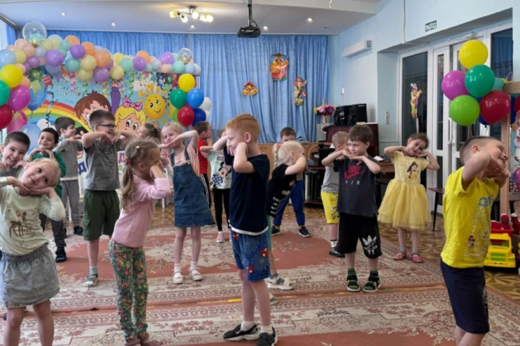 Музыкально-игровая программа «Здравствуй, лето!»
В группе  «Сказка» прошла музыкально-игровая програ
