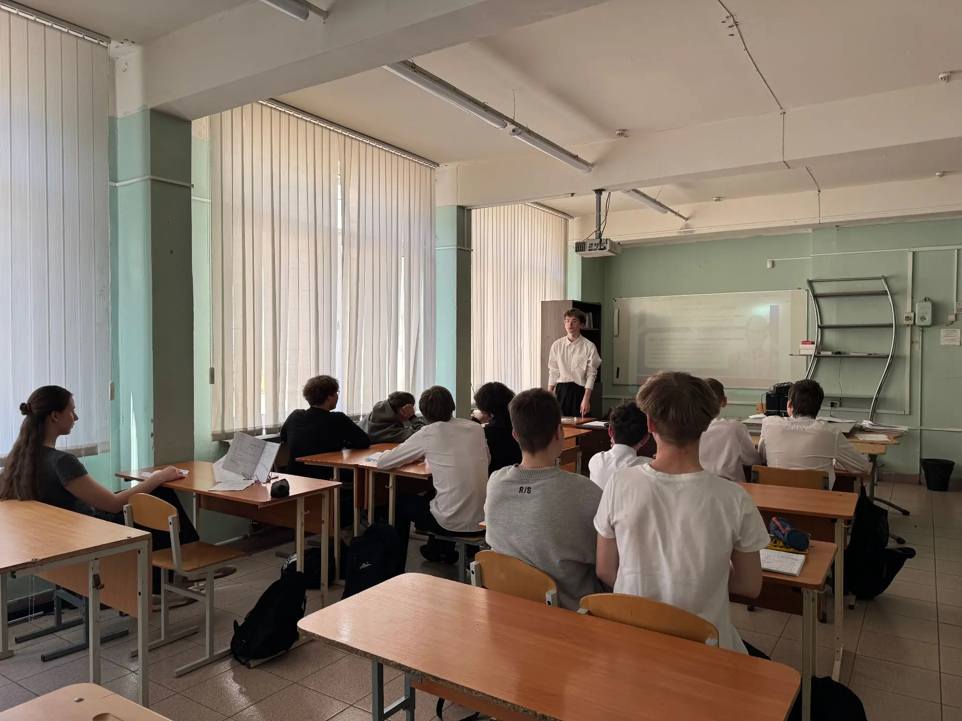Сегодня Всероссийский тематический урок по финансовой безопасности на тему «Темная сторона искусстве