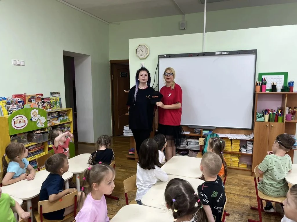 В группе "Ёжик-Тимошка" было по-настоящему волшебно и очень полезно! В гостях "Лиза Алерт"

Ребята г
