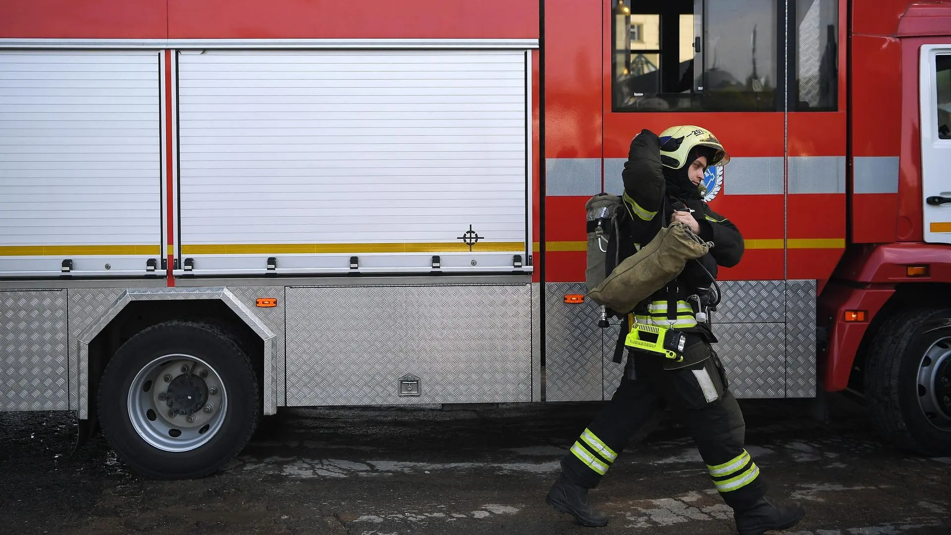 В жилом многоквартирном доме на Рабочей ,1 сегодня около 8 вечера произошёл пожар.
