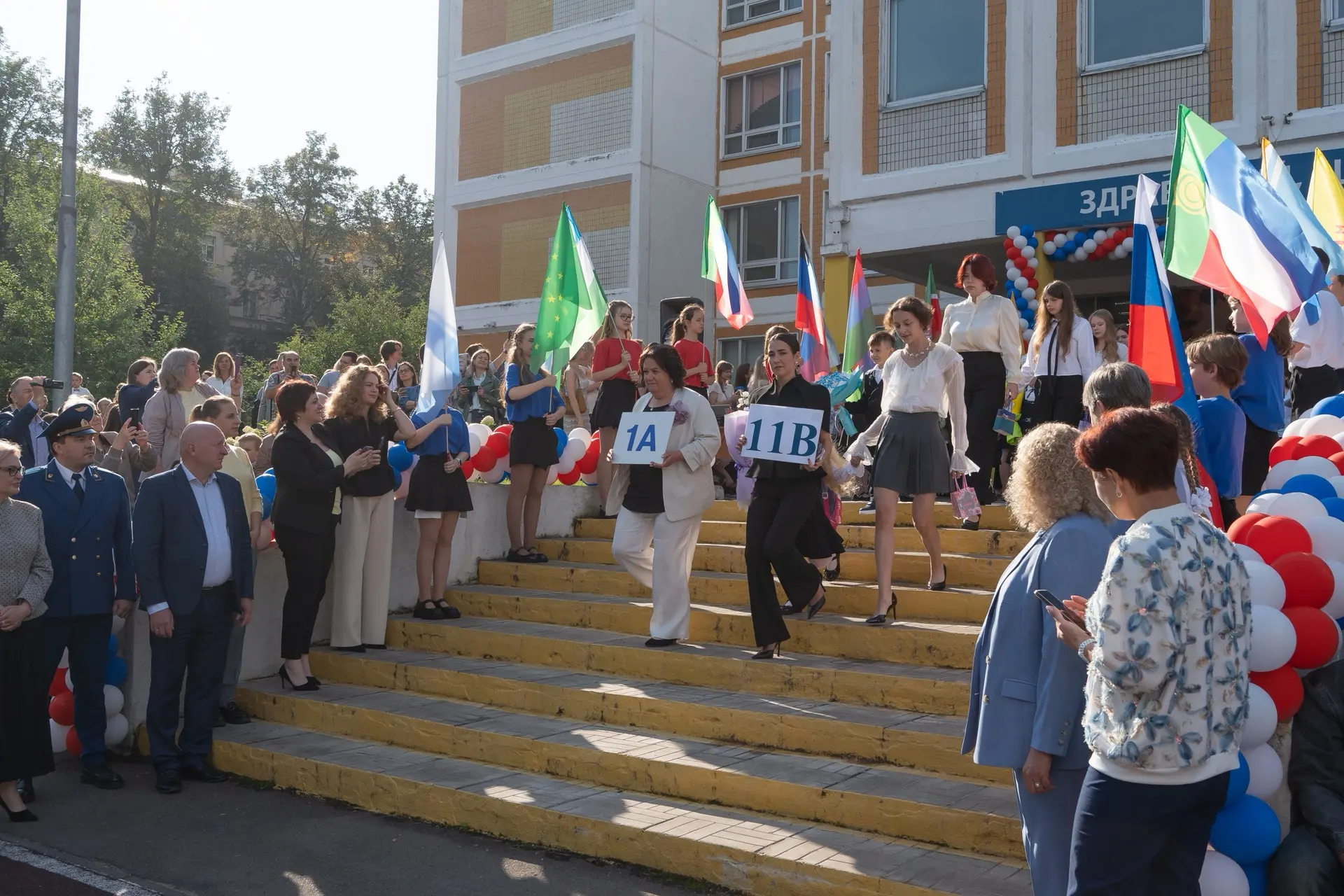 🎓 1 сентября в нашей школе состоялись торжественные линейки, давшие старт новому учебн...