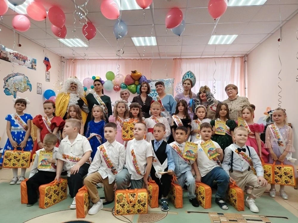 ✨Выпускной в детском саду — это волшебный момент, когда маленькие сердечки делают первы...