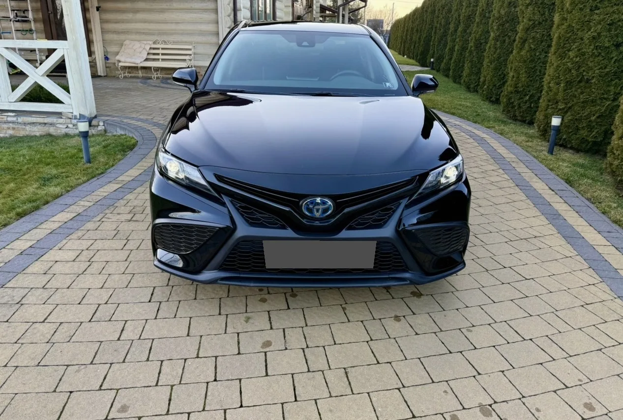 Toyota Camry 2022 
VIII поколение (XV70) (FL), 2.5 Hybrid e-CVT (218 л.с.) 
 
Пробег: 59 000 км 
Дви
