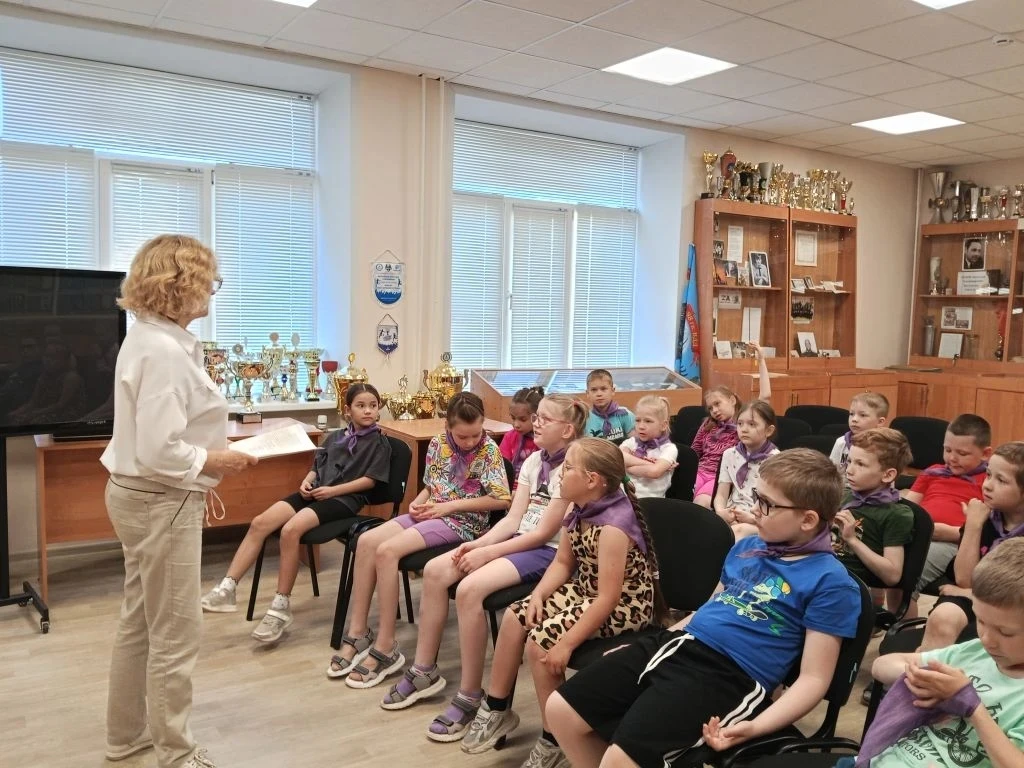 В нашем лагере прошла викторина «В единстве — наша сила», приуроченная ко Дню России, который отмеча