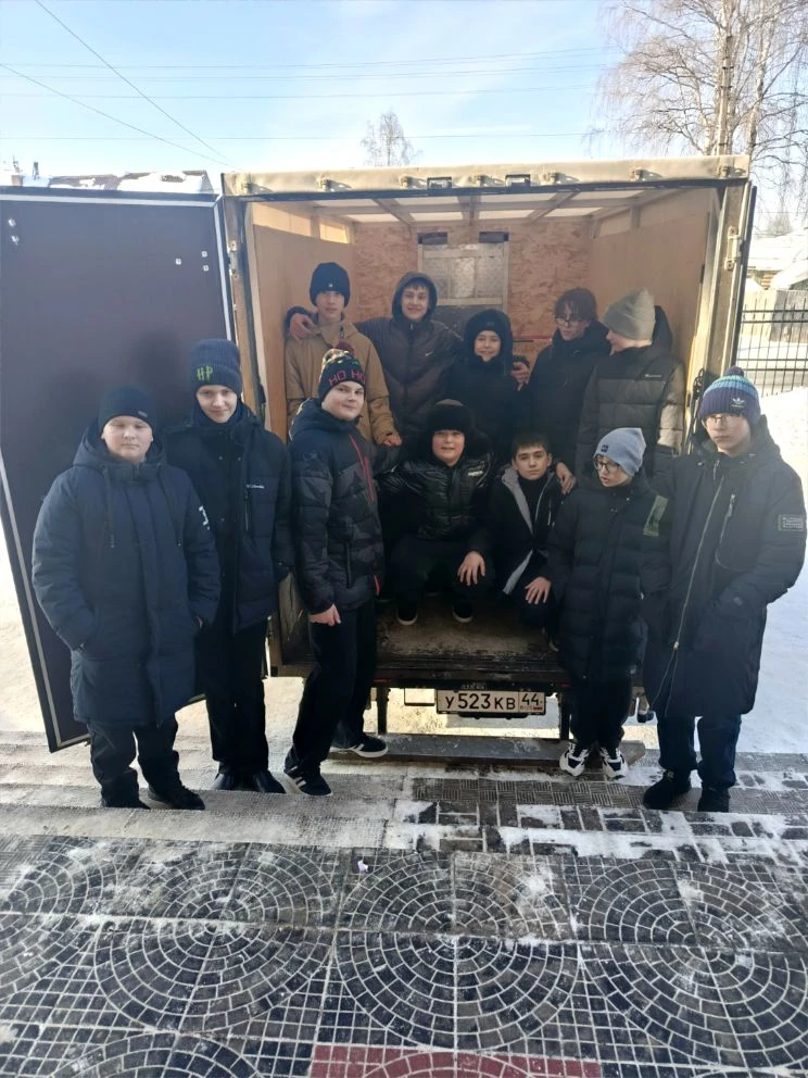 #МЫ_ВМЕСТЕ  ⏳Время добрых дел!  В рамках акции "Далеко, но рядом" была собрана праздничная,  благотв
