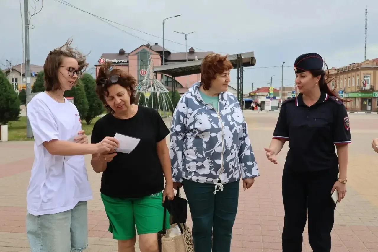 В Борисовке «Движение Первых» и ГИБДД перекрыли дорогу опасностям. 

В поселке Борисовка на днях акт
